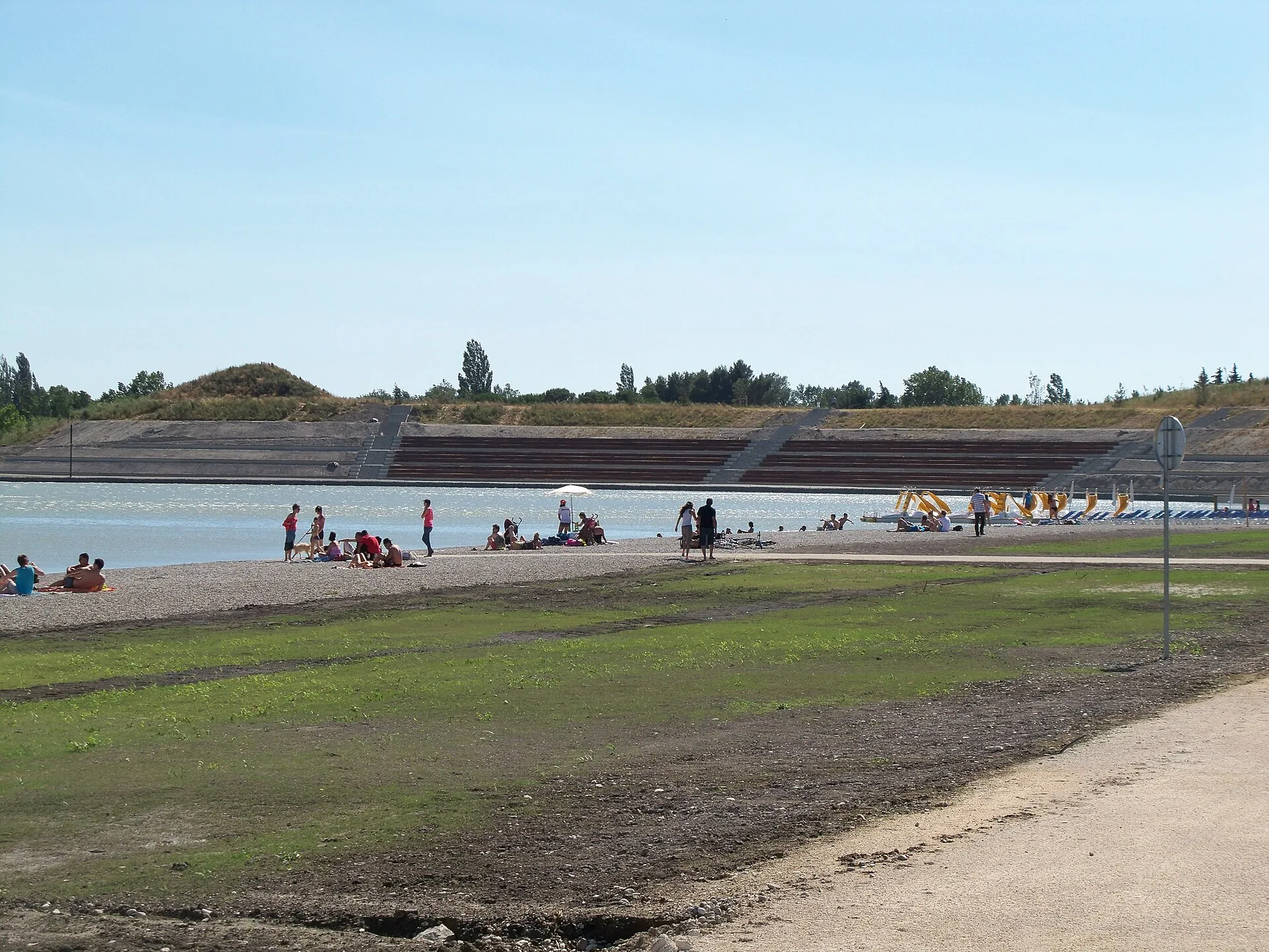 Le lac de Monteux dans le quartier Beaulieu